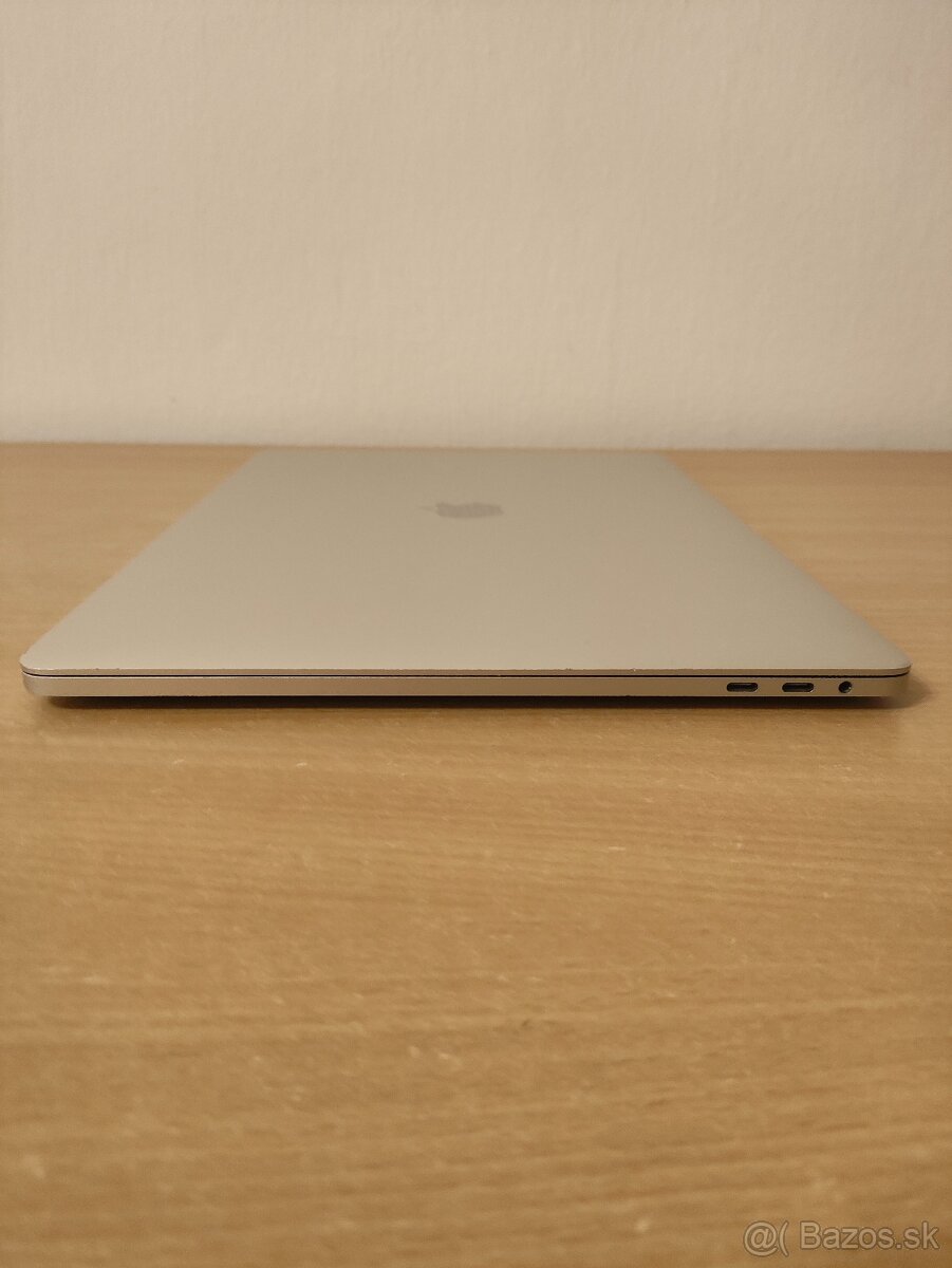 MacBook Pro 15 2016 | i7 • 16GB • 256GB 💾 - 9