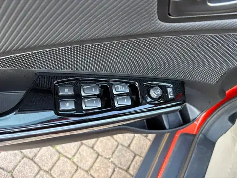 Kúpim SsangYong Tivoli oranžové alebo biele - 9