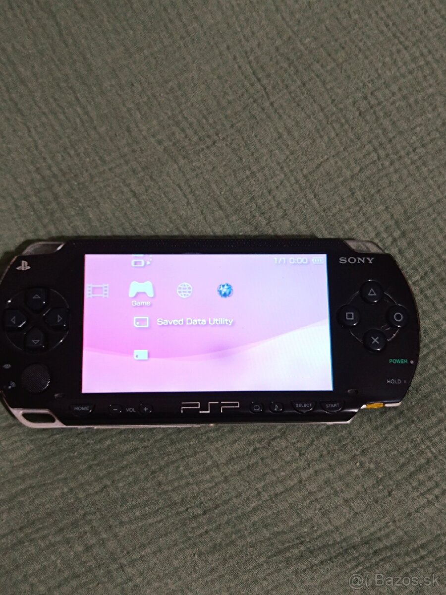 PSP 1000 + nabíjačka - 9
