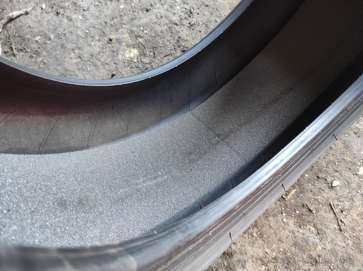 Letne pneu 235/45 R18 Michelin Tesla model 3 - 9