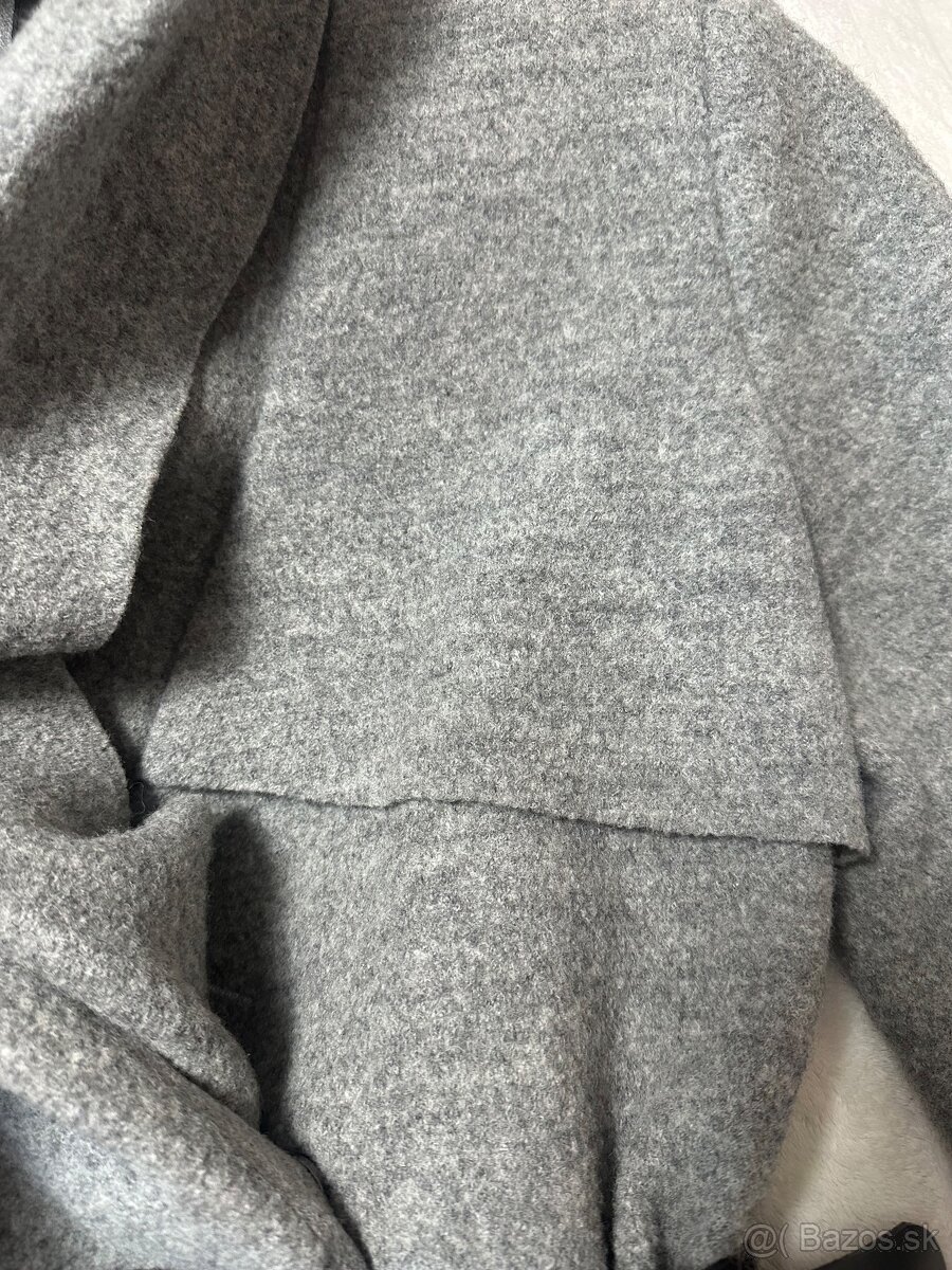 Asymetrický sivý kabát zn. Pietro Filipi originál - 9