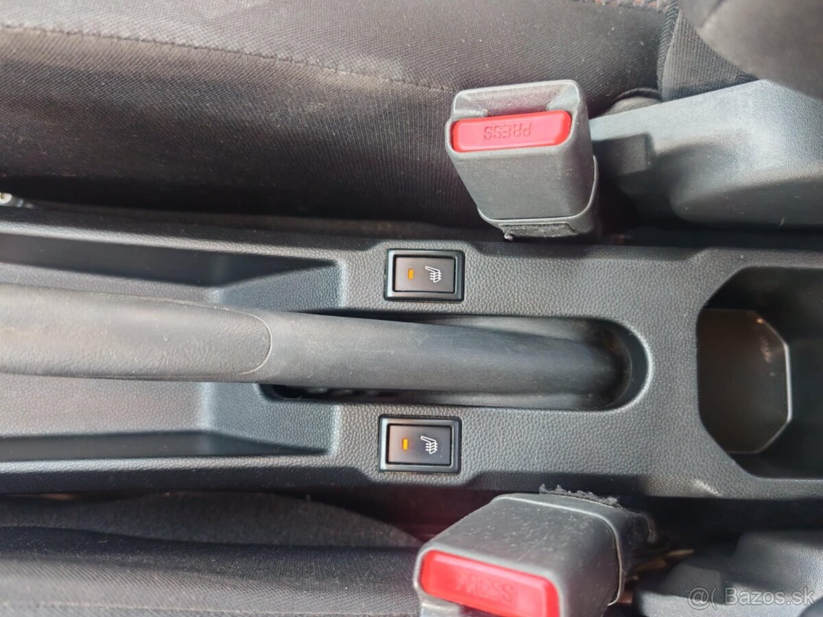 Suzuki Ignis 1.2 DualJet 66 kW - 9