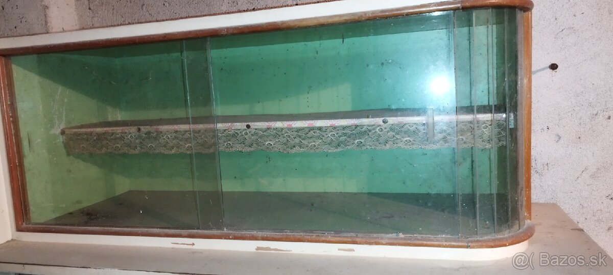 Starodávny kredenc - 9