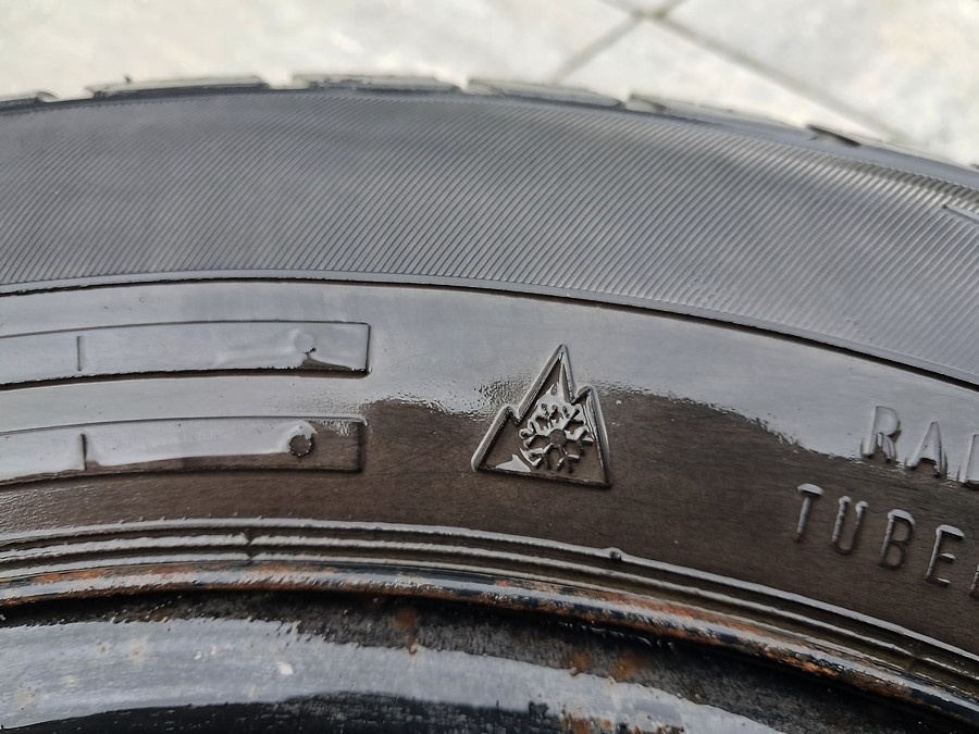 Zimna sada / zimne pneu 175/70 r14 + snimače tlaku TPMS - 9