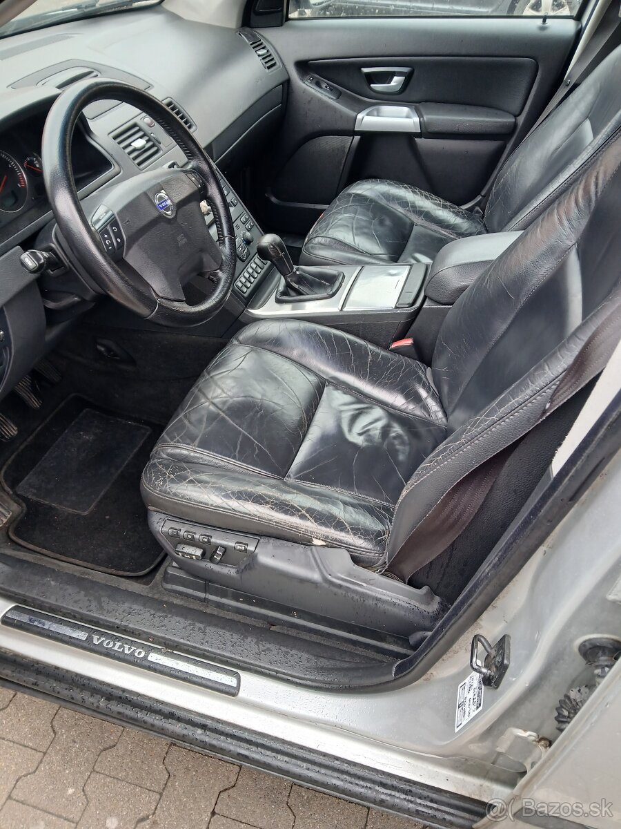 Predam Volvo XC90, 2,4D5, 7 miest. - 9