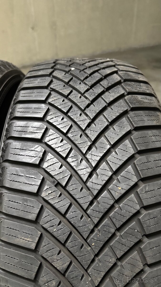 Yokohama BluEarth-Winter V906 SUV 235/55 R20 102V - 9