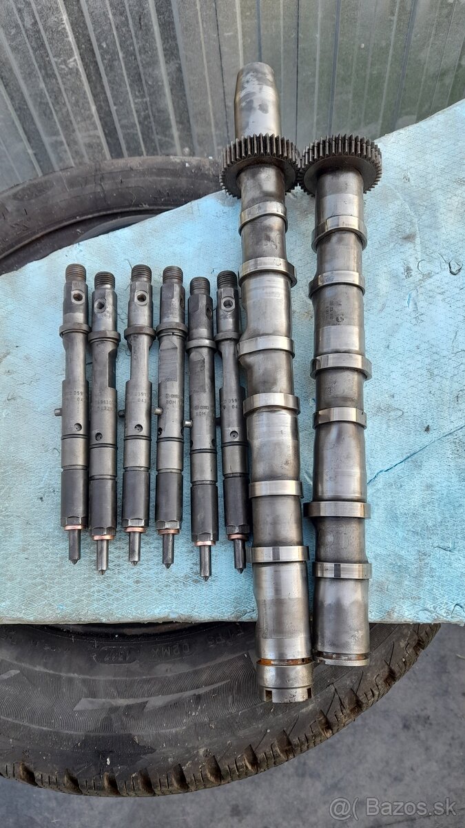 Audi A4 2,5 TDI - Audi A3 1,6 Benzín - 9