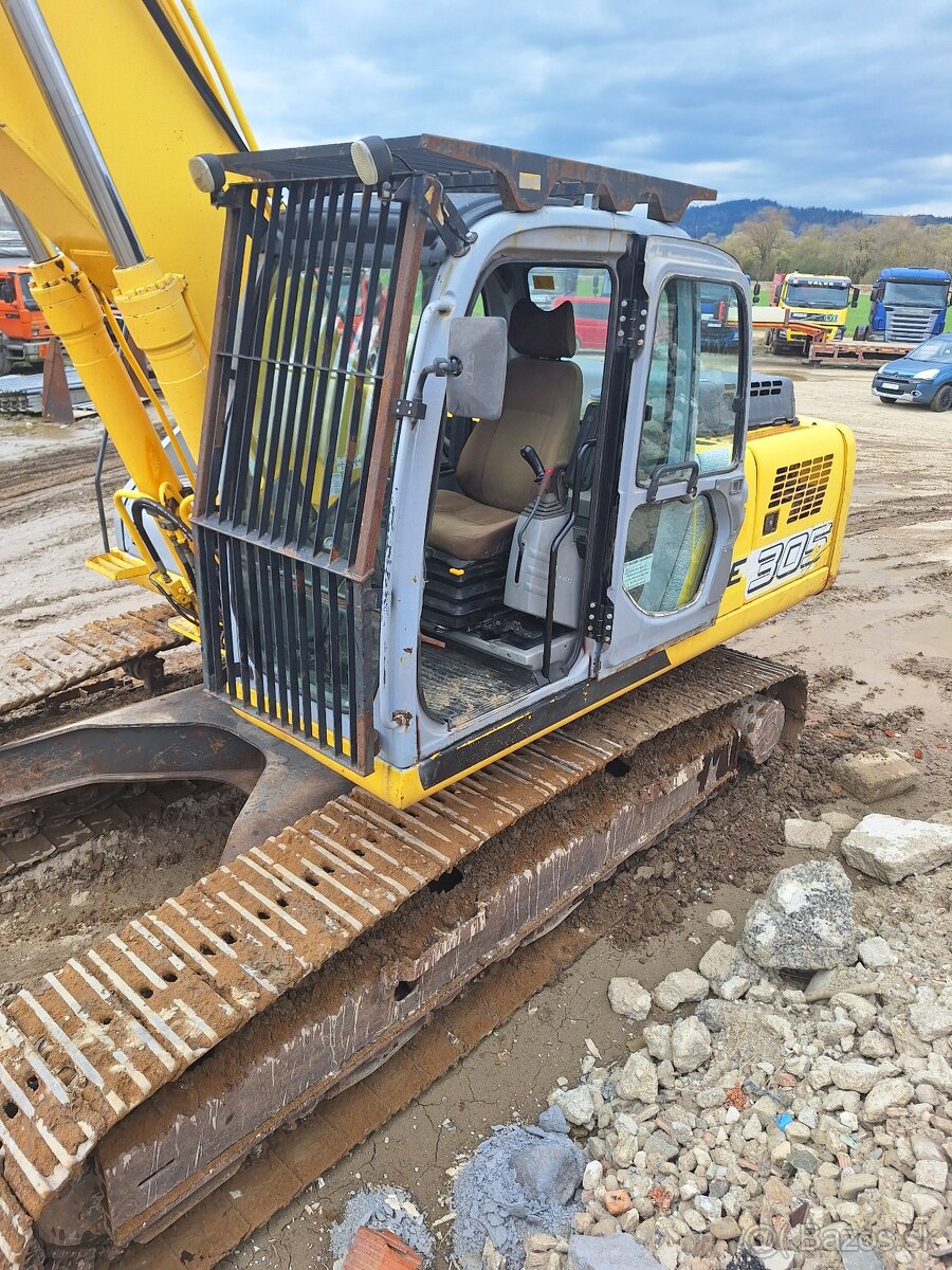 New Holland E305 - 9