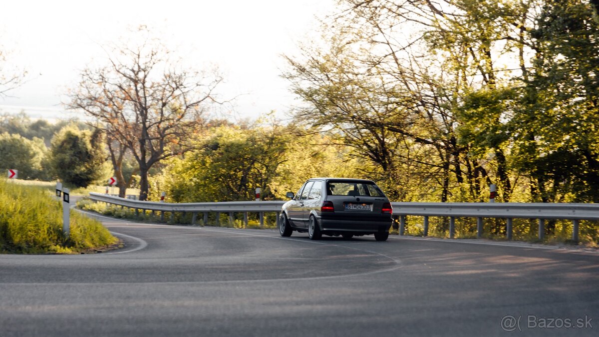 Predám Vw polo g40 86c - 9