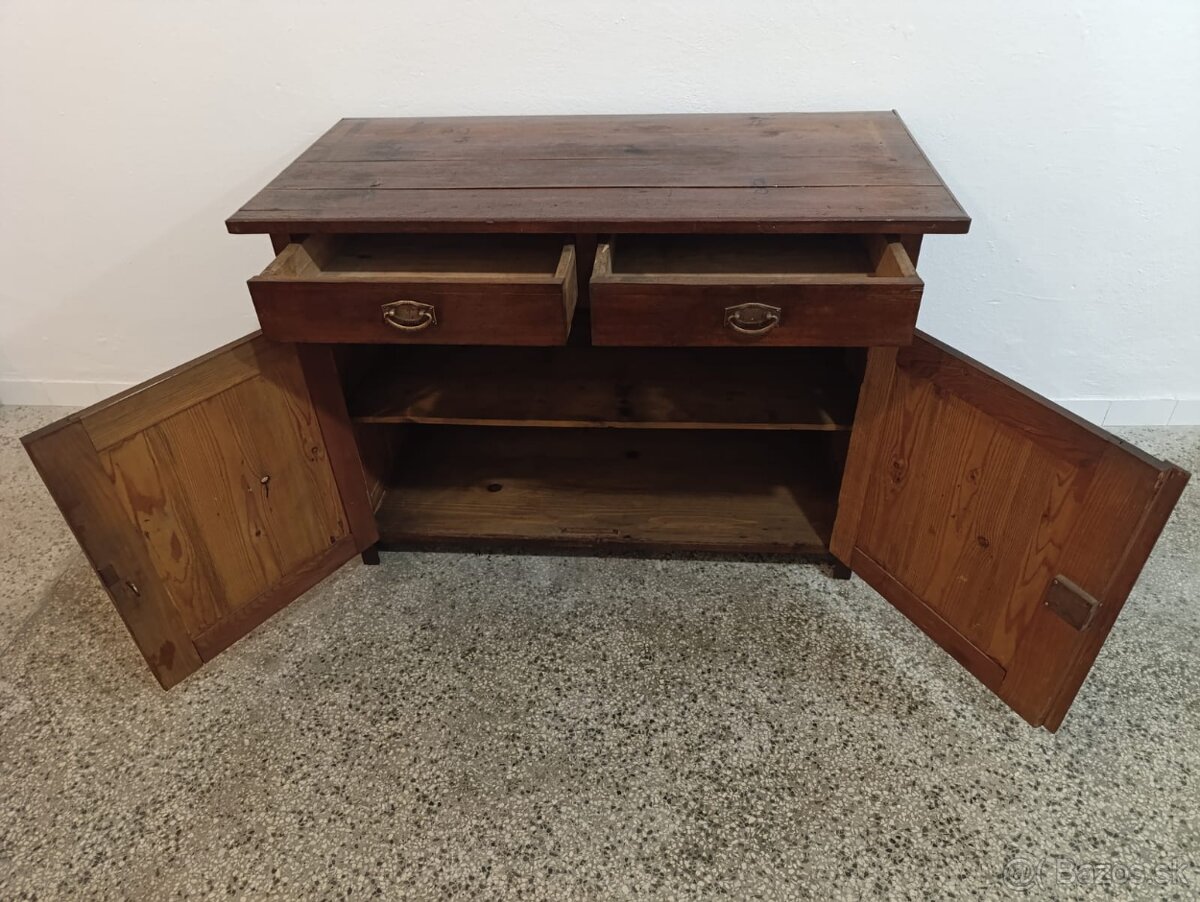 Starožitná komoda, nábytek z masívu, Nábytek s příběhem - 9