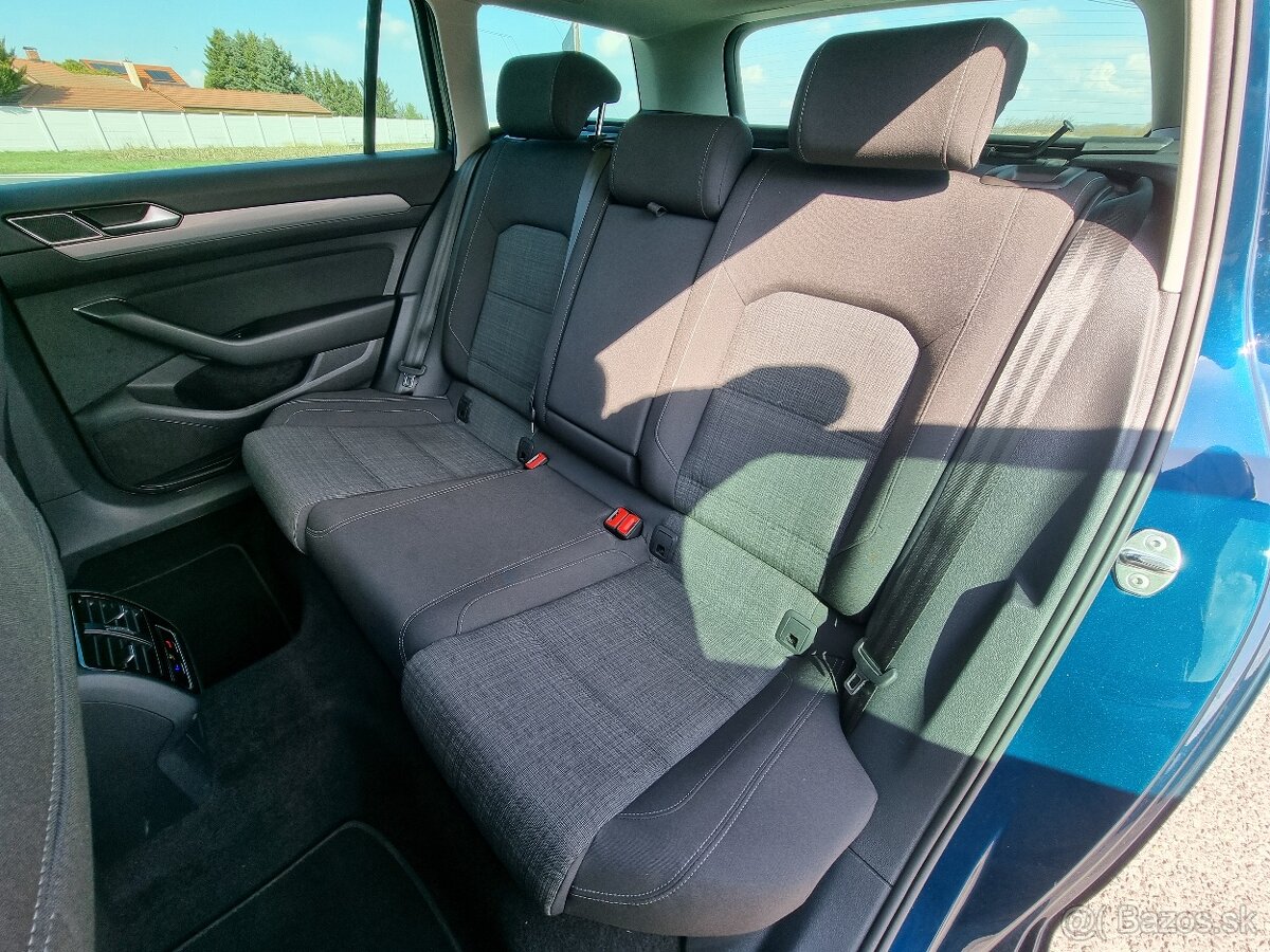 Volkswagen Passat Variant 2.0TDI Elegance DSG za 17.490 € - 9