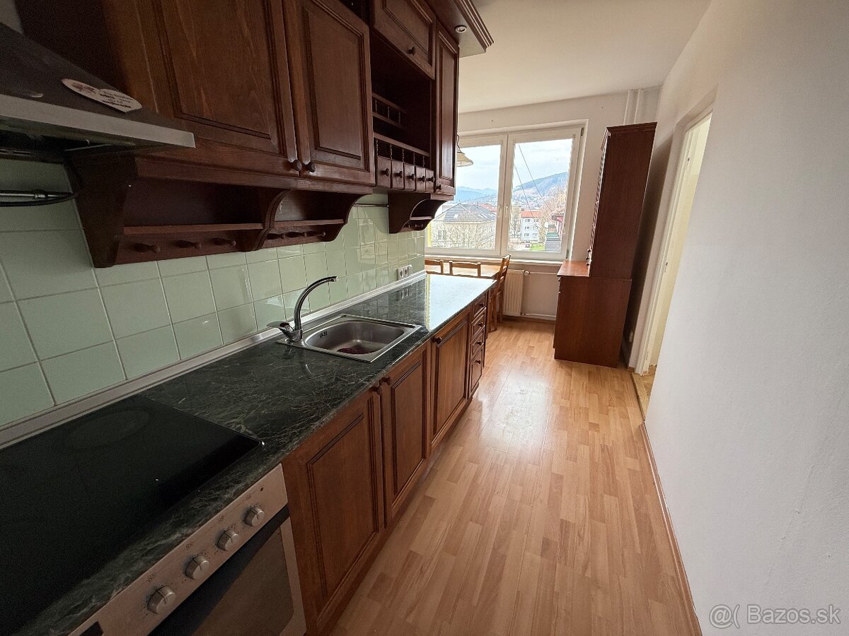 Priestranný 4-izb. byt v TOP lokalite Kys.N.Mesta - 9