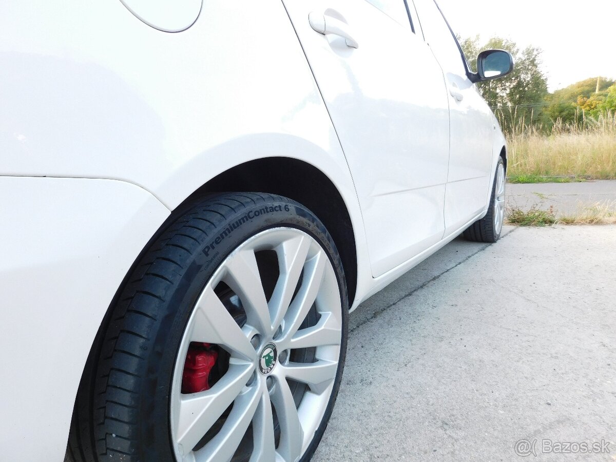 SKODA FABIA RS DSG - 9