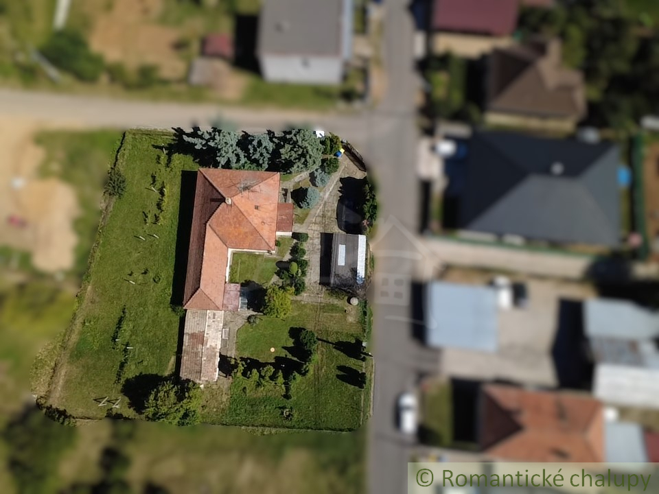 Dom v obci Štitáre v blízkosti lesa a zároveň s dobrou dos - 9