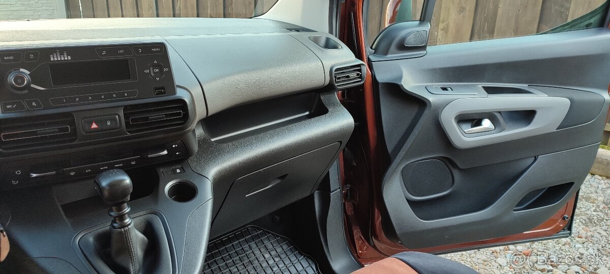 Predám Peugeot rifter - 9