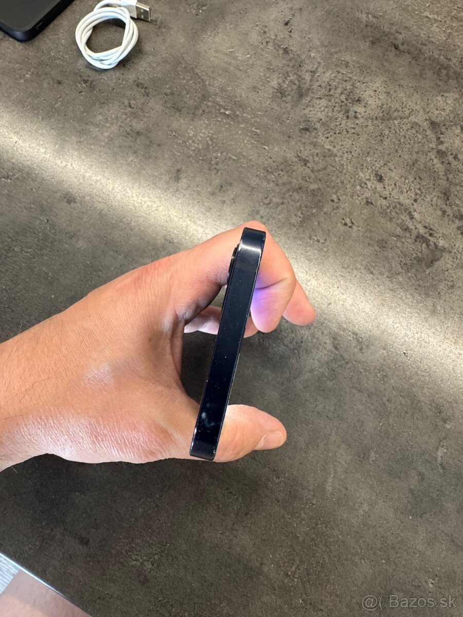 Predam Iphone 12 128gb cierny - 9