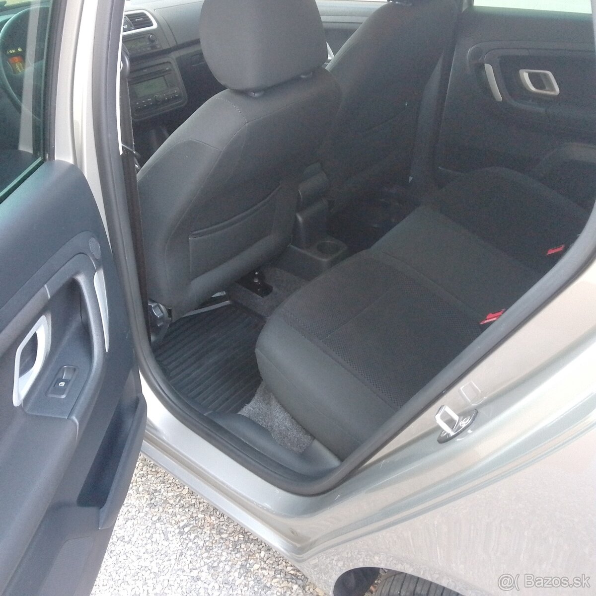 Skoda Fabia 2 Combi 1.6 (77Kw) Benzín - 9