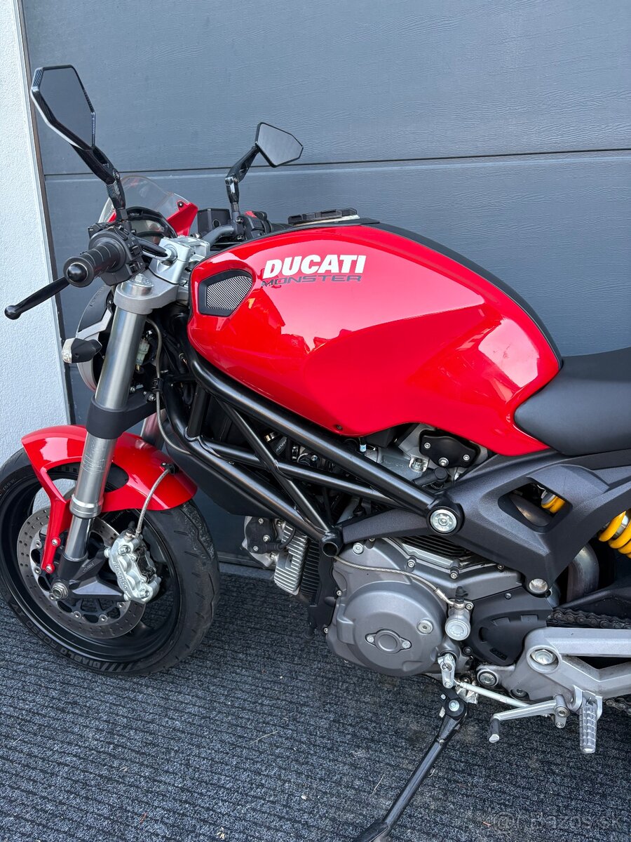 Ducati Monster 696+ - 9
