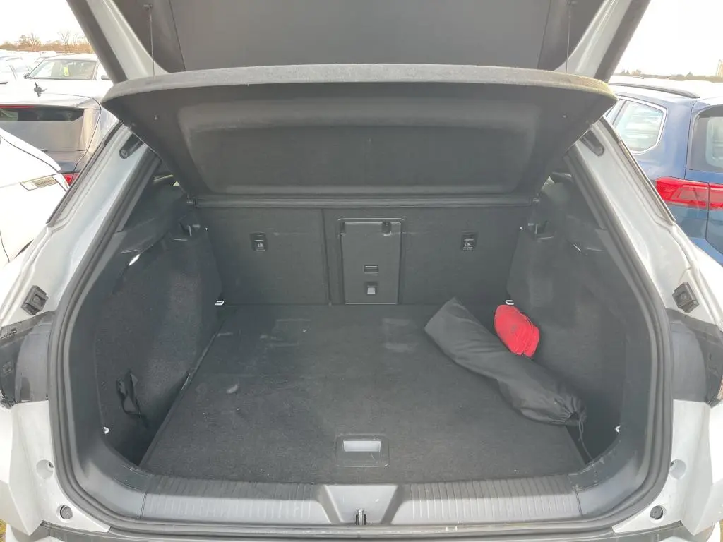 VW ID.4 Pro Performance 2022 Ťažné / 360• / IQ Light / - 9