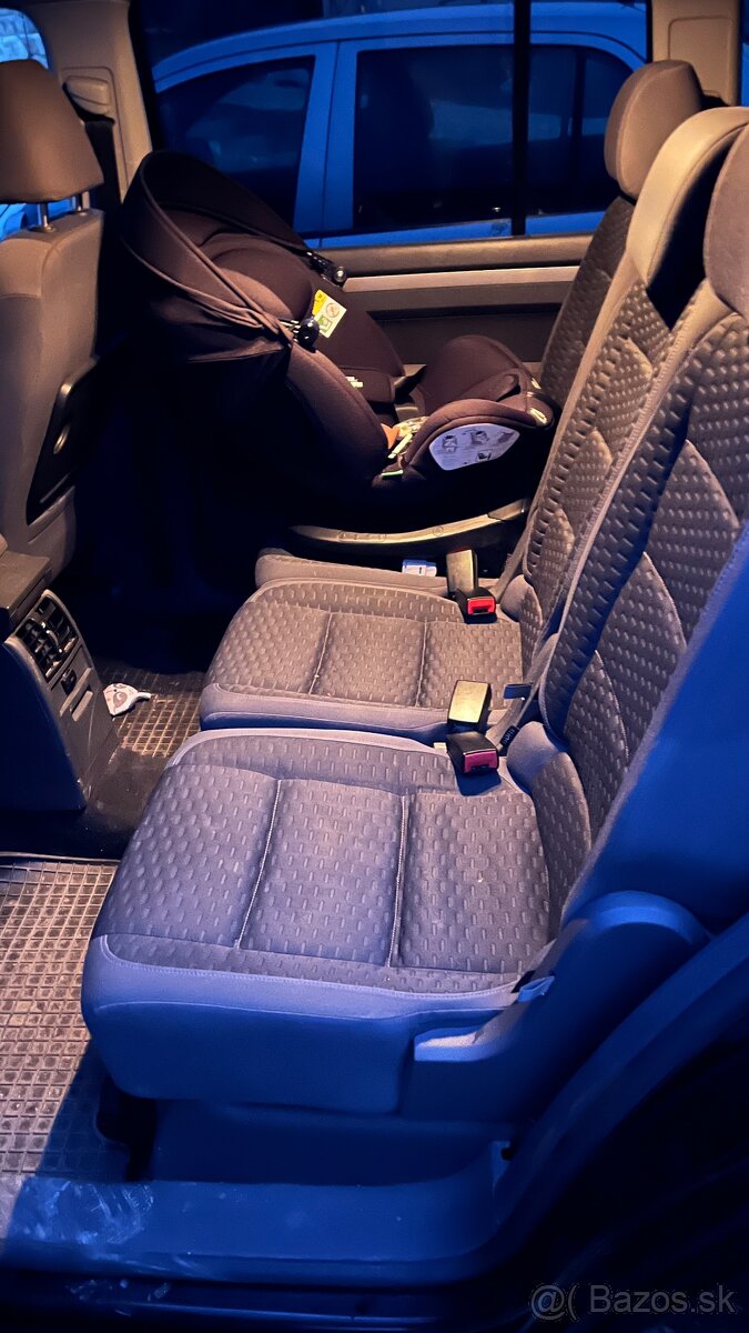 Volkswagen Touran 2,0 TDi - 9