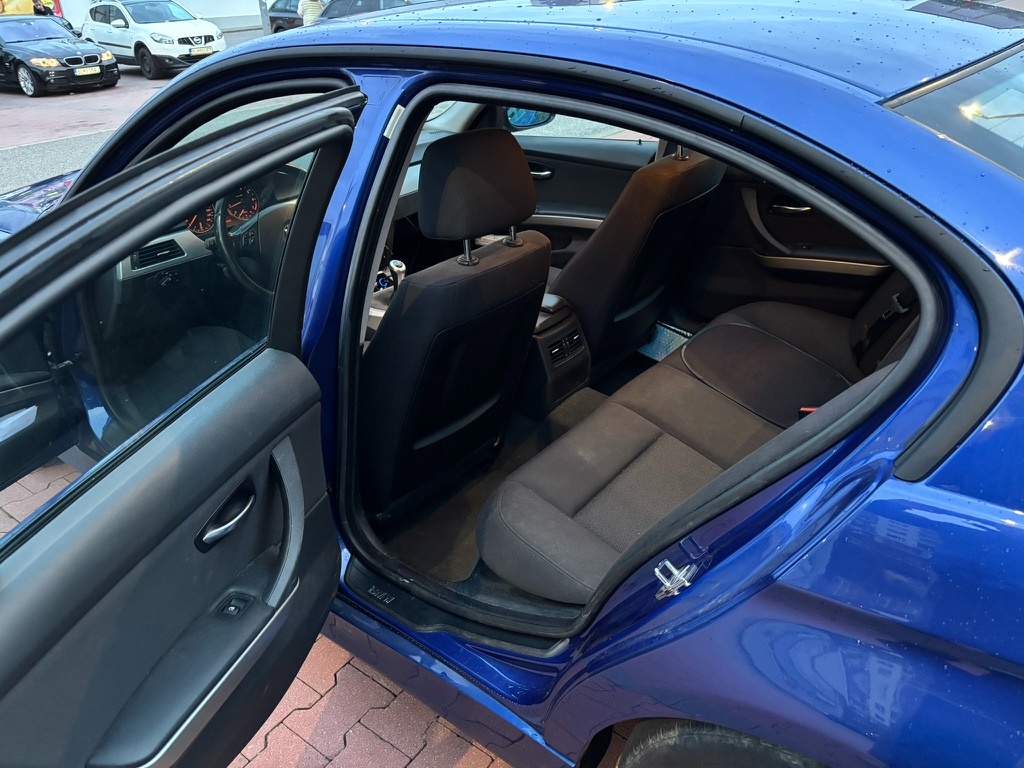 BMW 318i E90 95kW benzín na predaj - 9