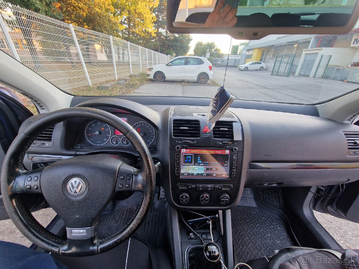 Volkswagen Golf - 9