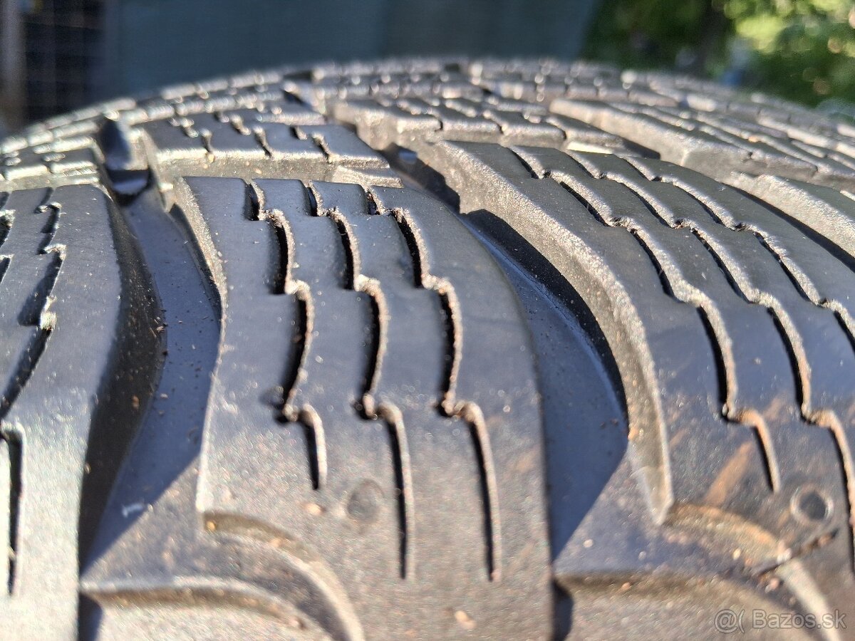 235/55 r18 zimne pneumatiky - 9