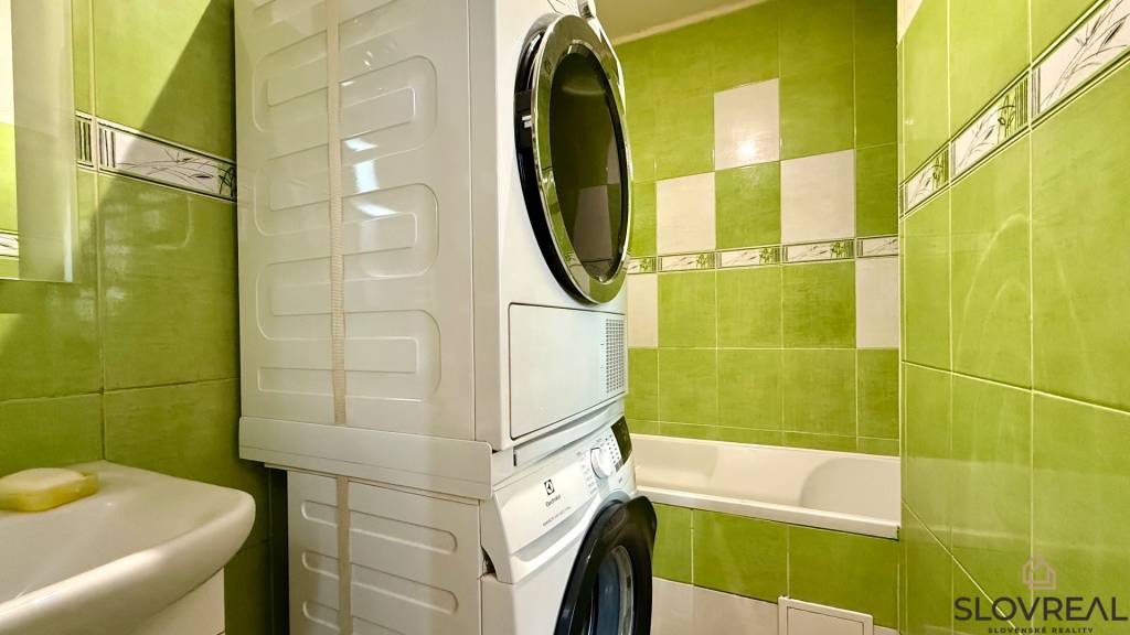 SLOVREAL - predaj 2i byt neďaleko mesta Kremnica - 9