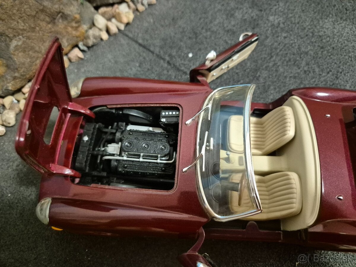 Prodám model 1:18 Ferrari 250GT california - 9