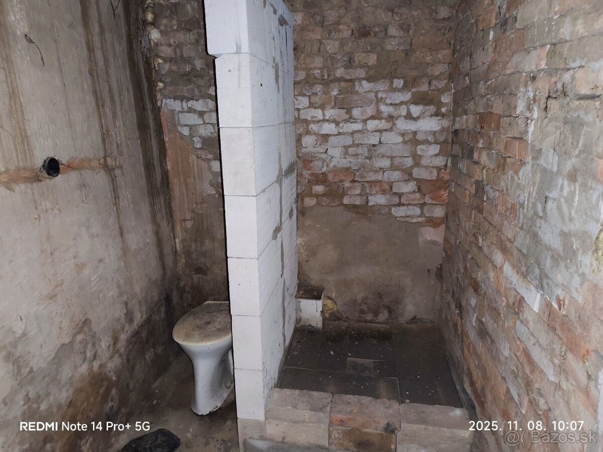 Na predaj rodinný dom so začatou rekonštrukciou v Bátorových - 9