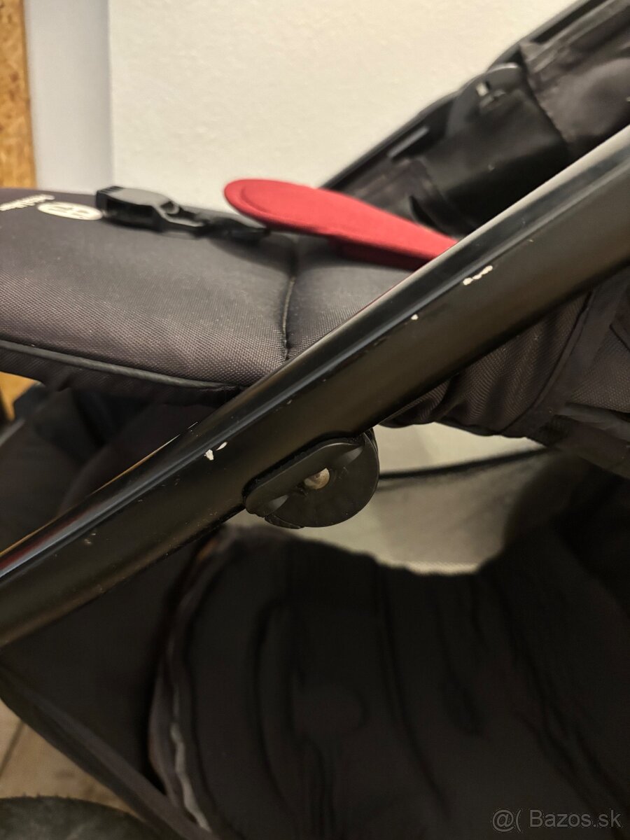 Pettite&mars street + - 9