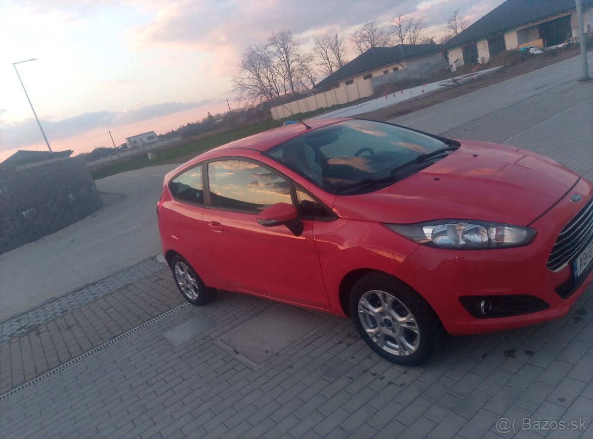 Ford Fiesta 1.25 2015 lift - 9