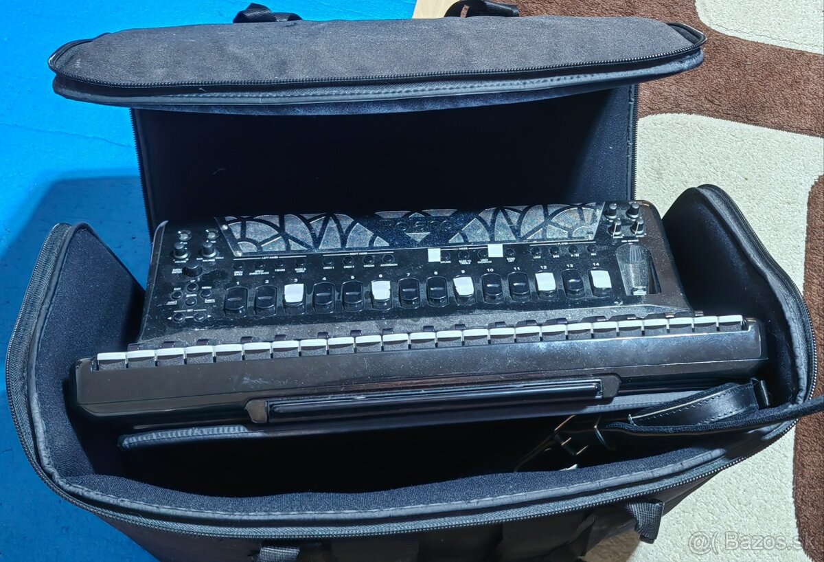 PREDÁM špičkový Roland FR-8X + vlastné sety (Zľava 2300 €) - 9