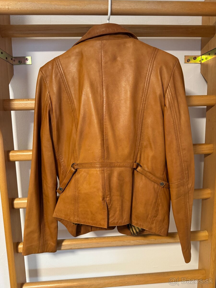 Dámske práve kožené bundy - 9