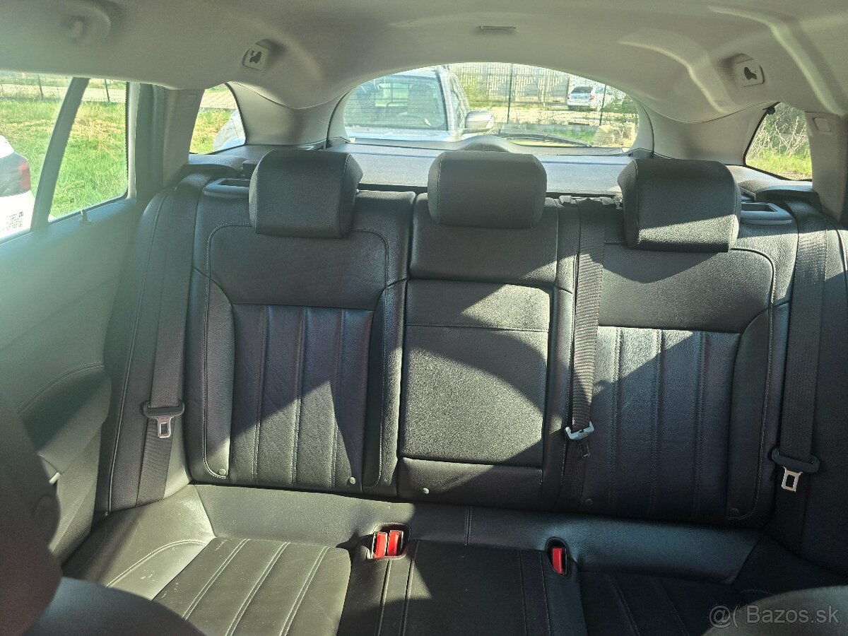 Opel Insignia CDTI 2,0 automat 118kW 2010 - 9