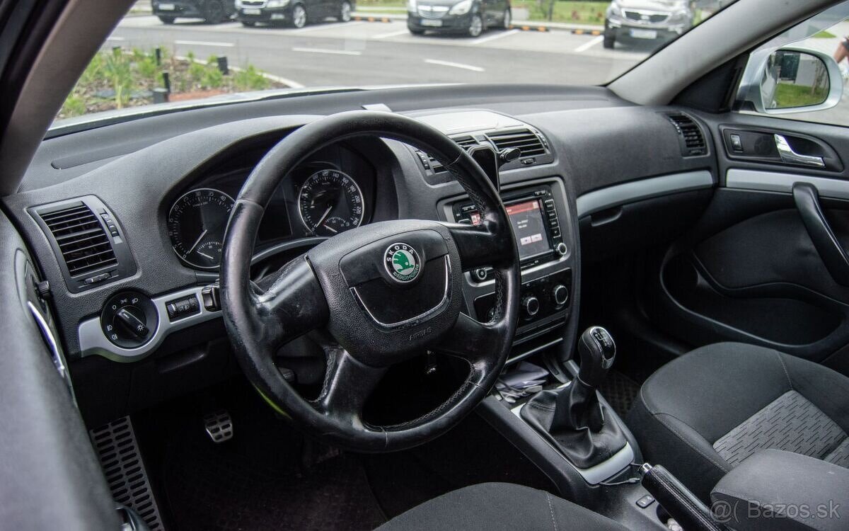 Škoda Octavia 2 facelift 1.6TDI 77kw - 9