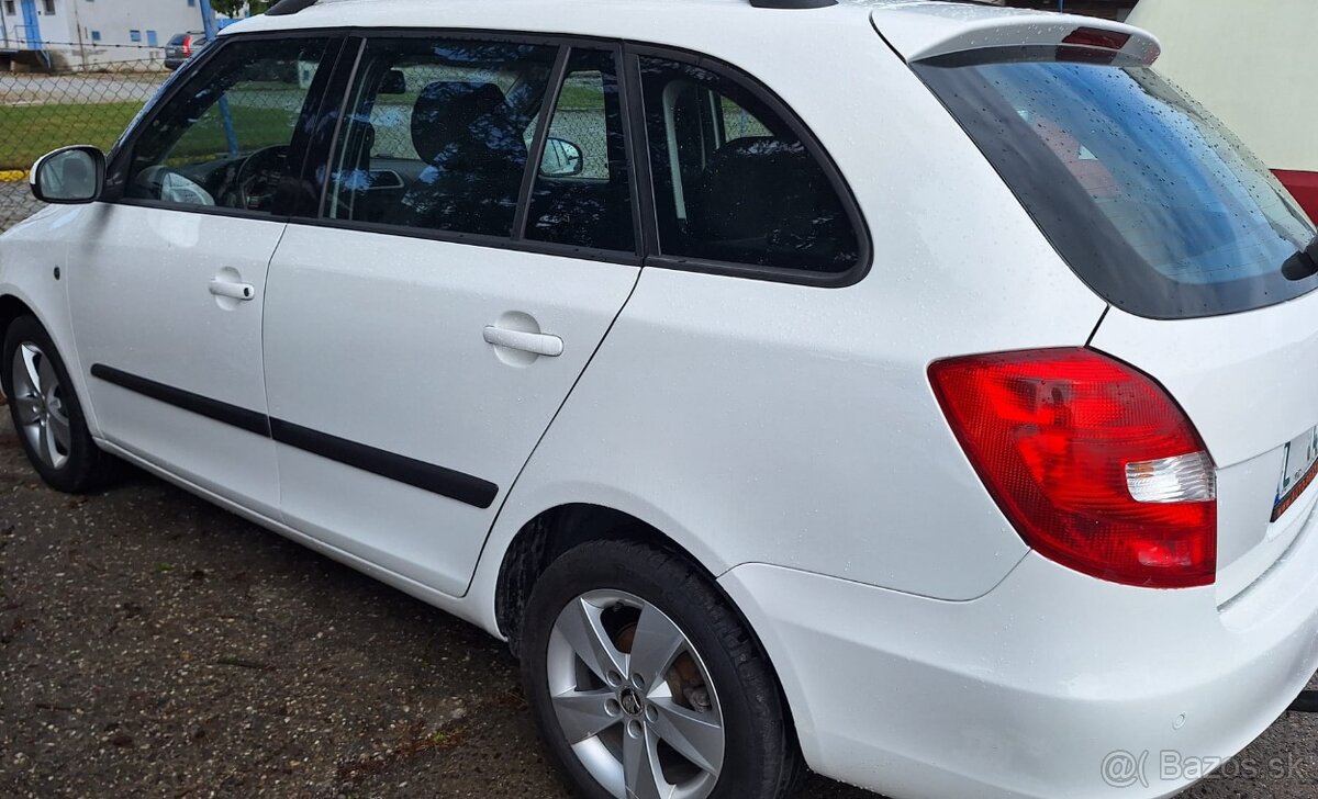 ŠKODA FABIA 1.4 16V ELEGANCE combi - 9