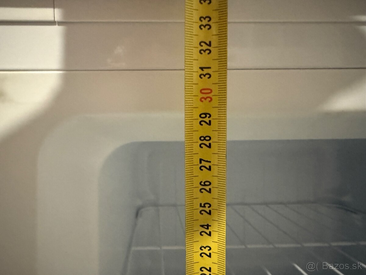 Hisense chladnička s mrazničkou - 9