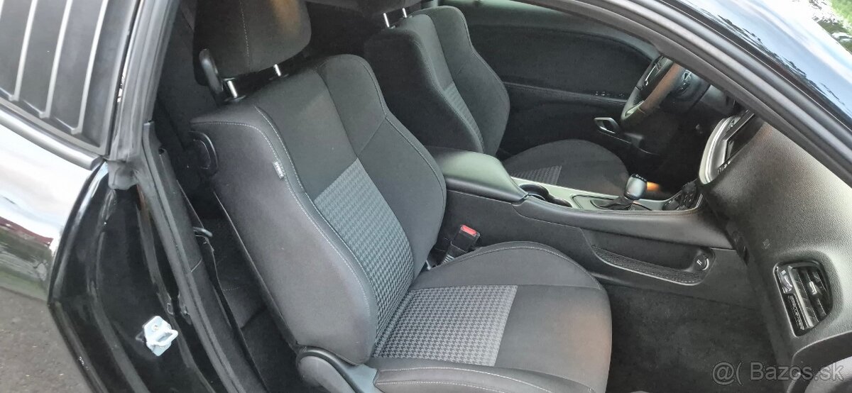 DODGE CHALLENGER 5,7 HEMI 2019 33000 km - 9