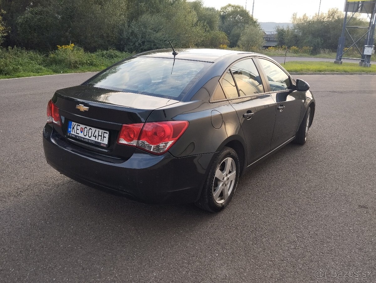 Chevrolet cruze 1, 6 benzín 83kw...rv.2010 - 9