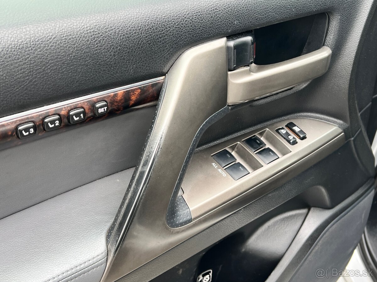 Toyota Land Cruiser 200 4.5 D - 9
