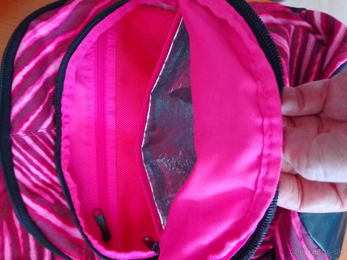 Praktický ľahučký batoh Nike - 9