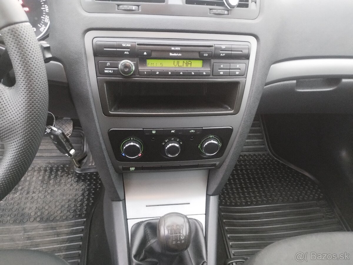 Škoda Octavia Combi 1.6 TDI CR DPF - 9