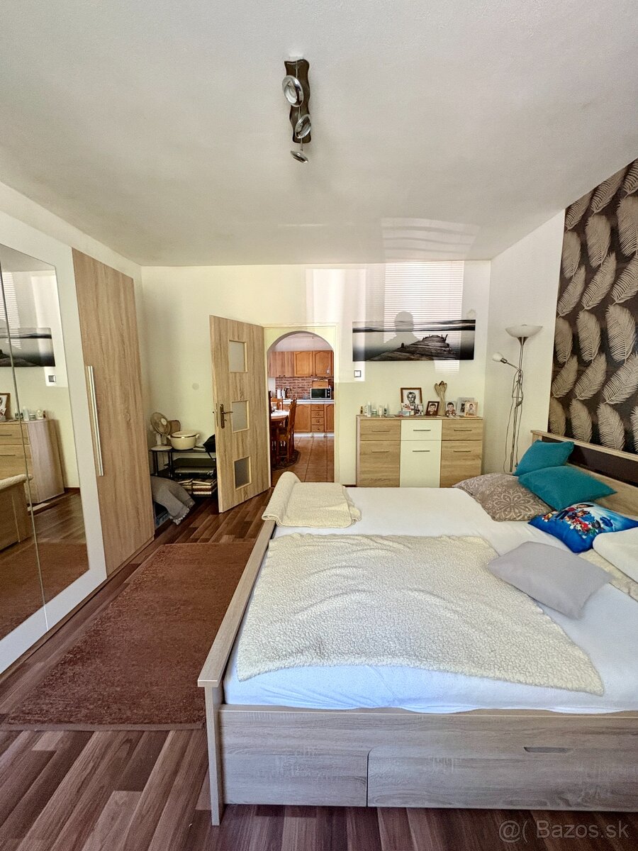 DOM, OPROTI PARKU, KDE ZAČÍNA NOVÝ PRÍBEH - 9