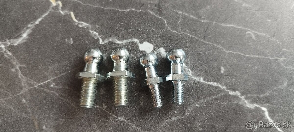 Škoda Octavia 3 / plynové vzpery prednej kapoty. - 9