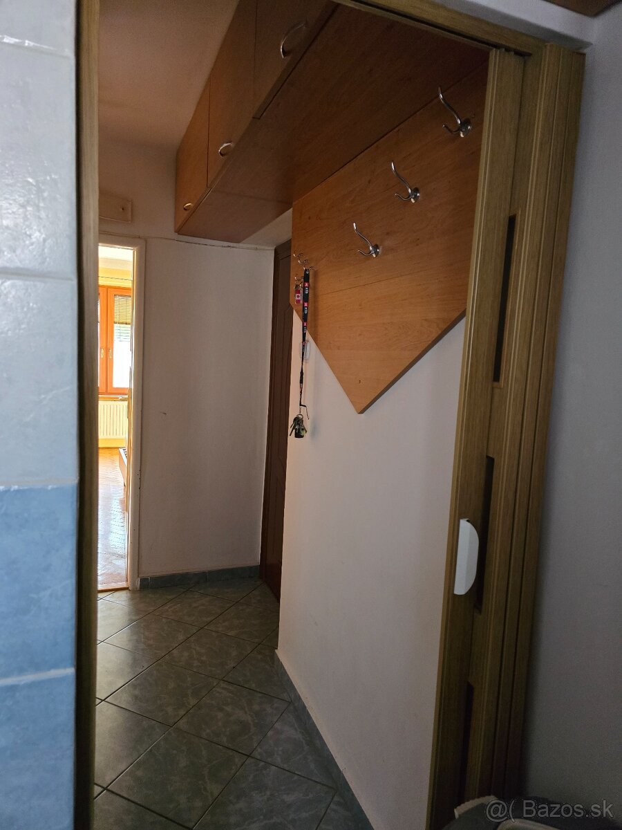 Prenajmem 2 izbový byt v KN - 9
