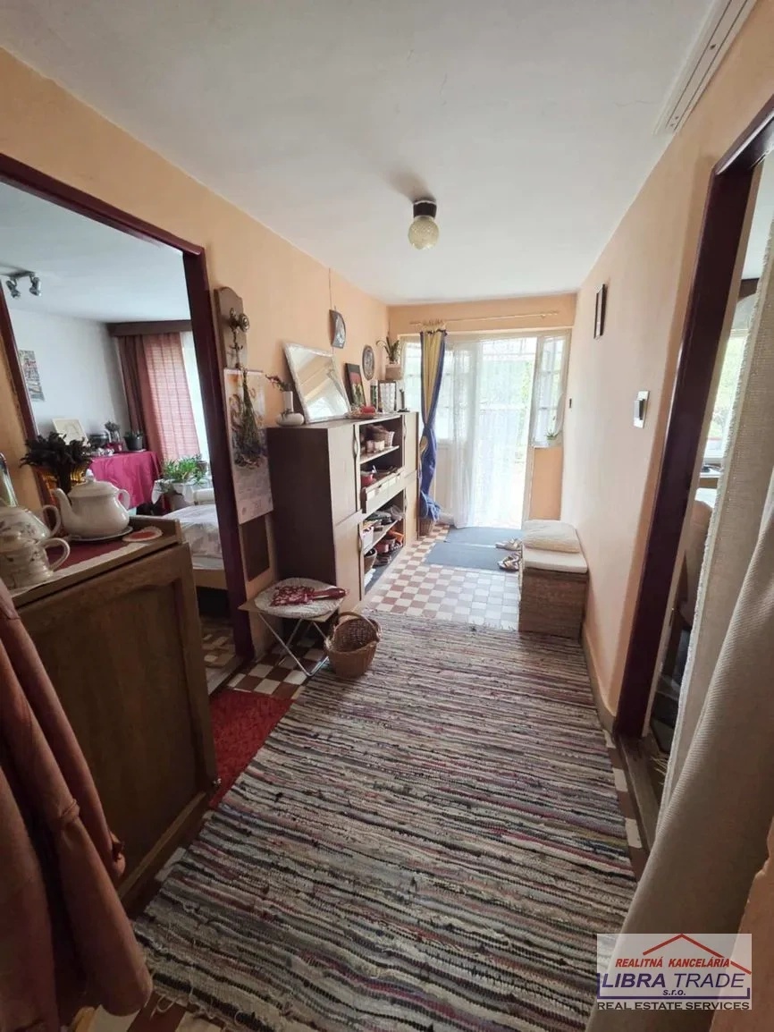 Ponúkame na predaj veľký 5 - izbový rodinný dom v obci Mužla - 9