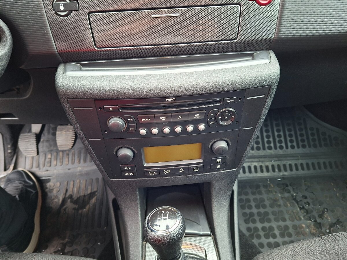 Citroen C4 1.4 Benzín - 9