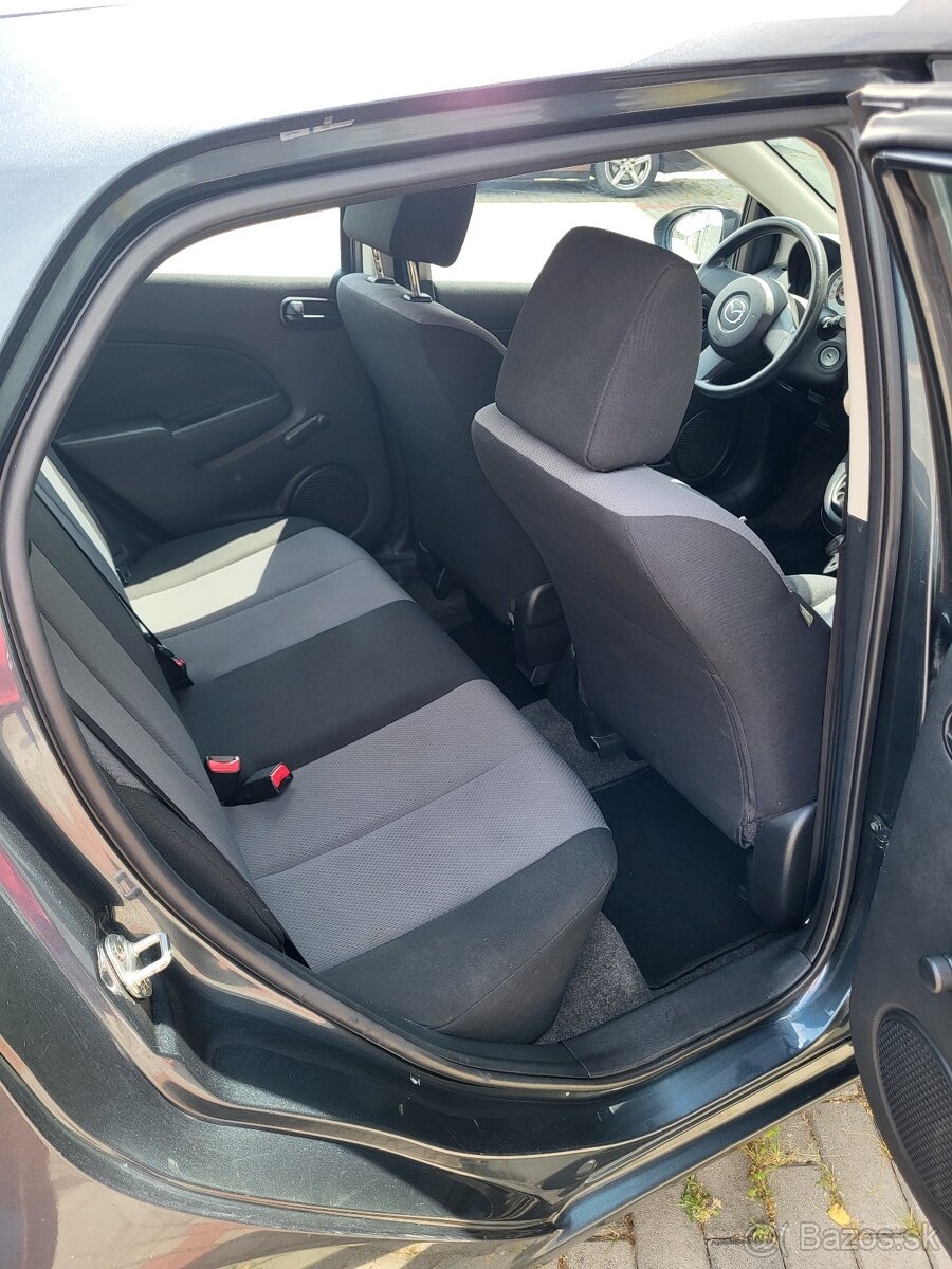 Mazda 2 - 9