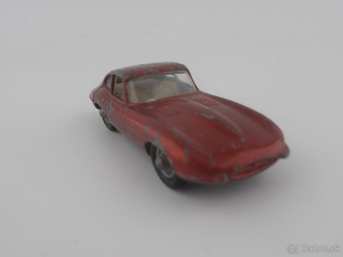 Pontiac Coupe, Rolls Royce, Jaguar E - 9